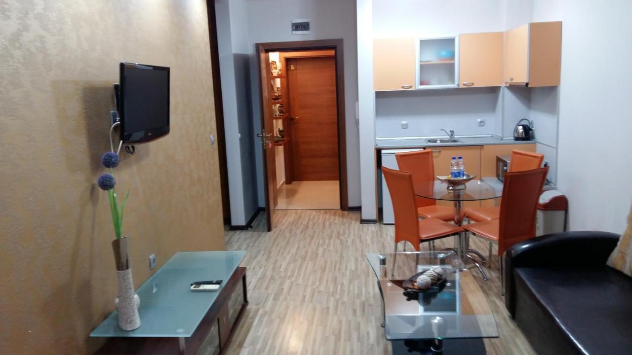 Fantasy Apartaments And Studios Avenue Комплекс Фантазия Хисаря ภายนอก รูปภาพ