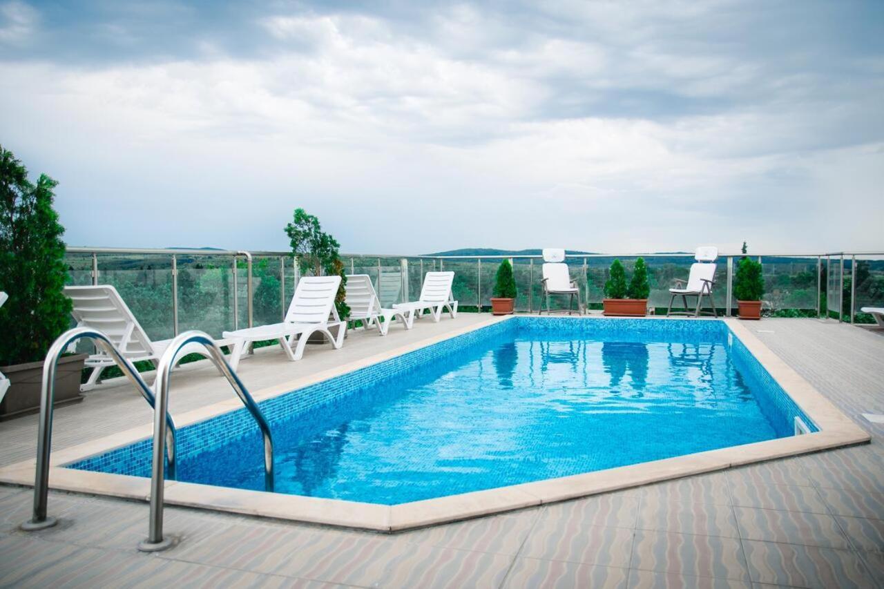 Fantasy Apartaments And Studios Avenue Комплекс Фантазия Хисаря ภายนอก รูปภาพ