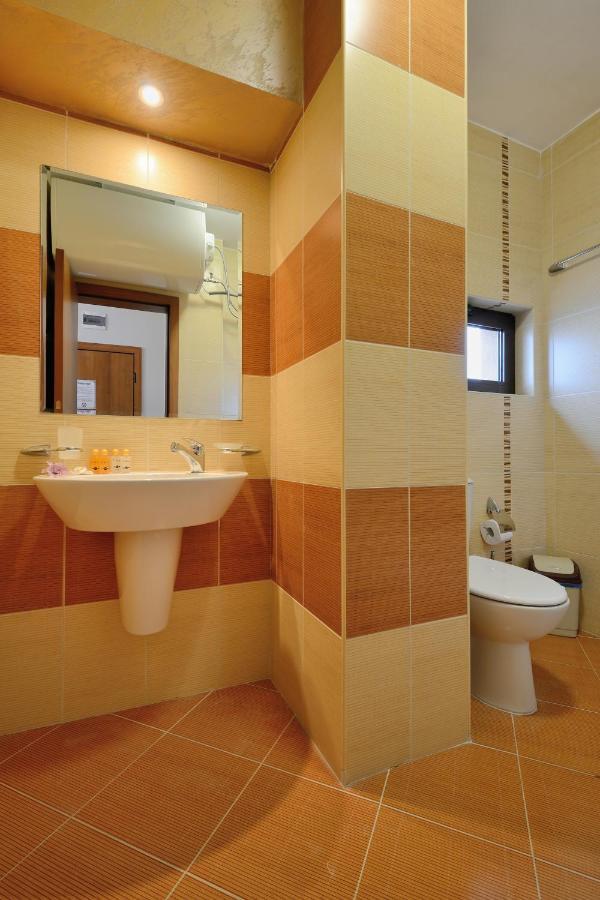 Fantasy Apartaments And Studios Avenue Комплекс Фантазия Хисаря ภายนอก รูปภาพ