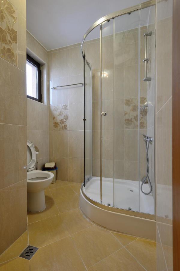 Fantasy Apartaments And Studios Avenue Комплекс Фантазия Хисаря ภายนอก รูปภาพ