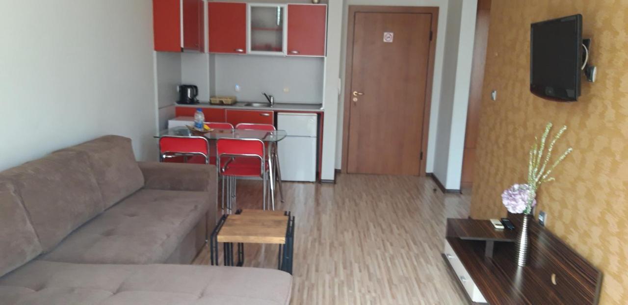Fantasy Apartaments And Studios Avenue Комплекс Фантазия Хисаря ภายนอก รูปภาพ